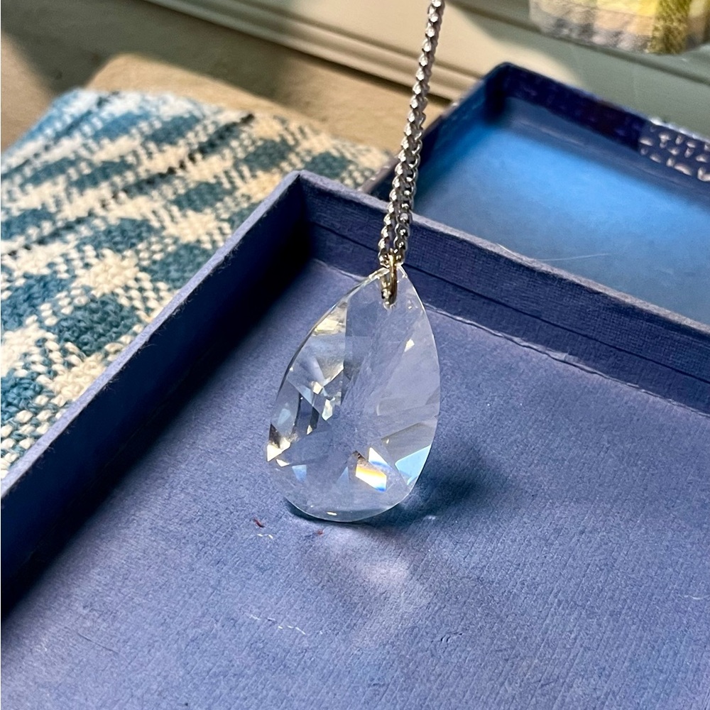 Elegant Clear Crystal Pendant Necklace‎